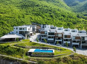 1 · Casa en Venta en Paseo del Vergel, Monterrey, Nuevo León