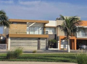 Casa de 4 habitaciones, Alvarado · Casa en Venta Lomas del Mar, 4 Rec, Doble Altura, Jacuzzi