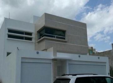 Casa de 3 habitaciones, Querétaro · Casa en Venta en Colinas del Cimatario