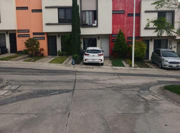 Casa de 3 habitaciones, Tlajomulco de Zúñiga · Casa de 82 m² con 3 Recámaras en Venta en Vista Sur Residencial
