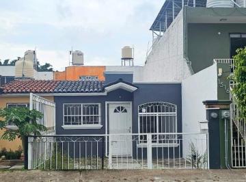 Casa uso de suelo de 2 habitaciones, San Pedro Tlaquepaque · Casa en Venta Sobre Av, Villa Fontana Oriente Tlaquepaque