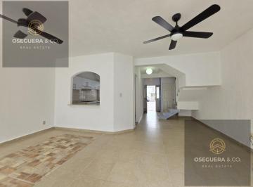 Casa · 120m² · 3 Recámaras · 2 Estacionamientos · Casa en Renta en Villa Marino Cancún, con Cuarto de Servicio