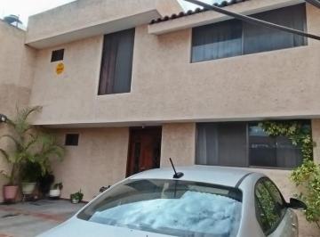 Casa · 200m² · 3 Recámaras · 3 Estacionamientos · Amplia en Col. Loma Alta