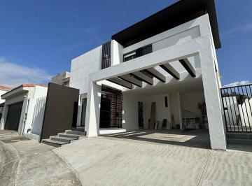 f0af96bc3895f24a0e0d6d952f91506aa61ba04b87070c1f3a939d911b703c66 · Casa en Venta en Real del Mar