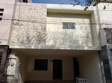 Casa de 4 habitaciones, San Nicolás de los Garza · Increíble Casa de Dos Pisos, Especial Para Familias Que Quieran Seguridad.