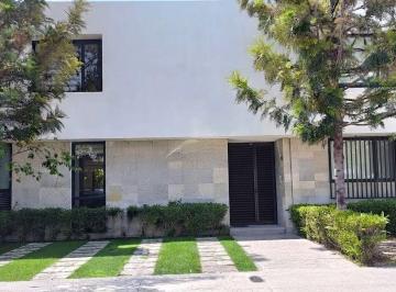 Casa · 151m² · 3 Recámaras · 2 Estacionamientos · Casa en Venta Residencial El Refugio, Qro.