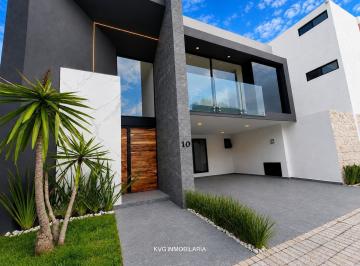 Casa · 362m² · 5 Recámaras · 2 Estacionamientos · Casa en Pueblo Santa Clara Ocoyucan