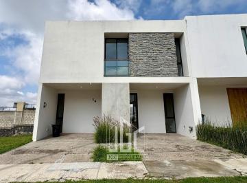 Casa · 176m² · 3 Recámaras · 2 Estacionamientos · Casa en Renta en Coto Carrara Capital Norte