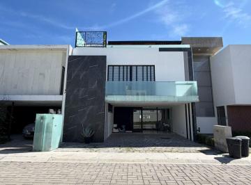 Casa de 4 habitaciones, Pachuca · Casa en Venta, Mina Alsacia Zona Plateada a Espaldas del Castillo Museo de Dragones.