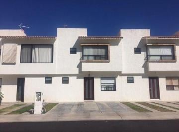 24ce97662794061734ecb90d00f2bb47da148a4ee583935ca2f85ba8d19facc0 · Casa en Venta en Santa Fe Juriquilla Remodelada, 3 Rec y Sala de Tv en Pb