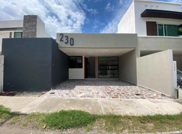 Casa en condominio de 2 habitaciones, León · Casa en Venta de Una Planta en Lomas Punta del Este