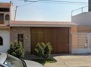 Casa de 3 habitaciones, Guadalajara · Venta de Preciosa Casa Ubicada en San Andres, Guadalajara, Jalisco