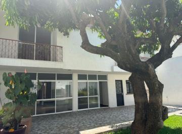 Casa de 4 habitaciones, Cuernavaca · Casa Independiente en Colonia Vista Hermosa