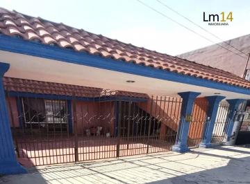Fachada · A Una Cuadra del Boulevard. 3 Recamaras, Jardín, Patio de Servicio, 2 Baños.