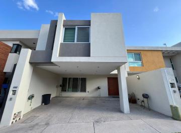 Casa de 3 habitaciones, San Luis Potosí · Casa en Renta en San Angel II con Estudio