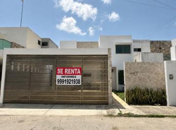Casa de 3 habitaciones, Mérida · Casa en Renta en Temozón Norte | a 200 m de Universidad Marista | 4 Recámaras | Piscina