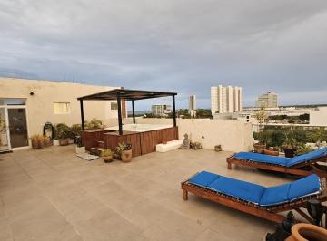 Departamento · 379m² · 3 Recámaras · 2 Estacionamientos · Espectacular Penthouse Amueblado con Terraza Privada y Jacuzzi | Torre Tzalam, Sm4 en Cancun