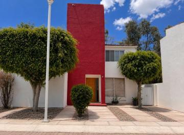 Casa · 180m² · 3 Recámaras · 3 Estacionamientos · Casa en Renta en San Juan El Rio Queretaro