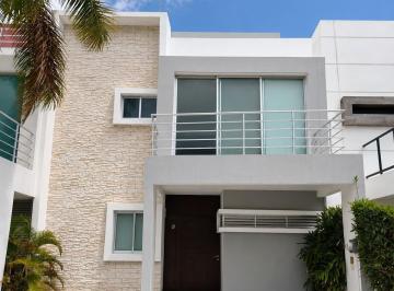 Casa · 290m² · 3 Recámaras · 2 Estacionamientos · Casa en Venta, 4 Recámaras, Aqua By Cumbres, Av Huayacán, Cancún
