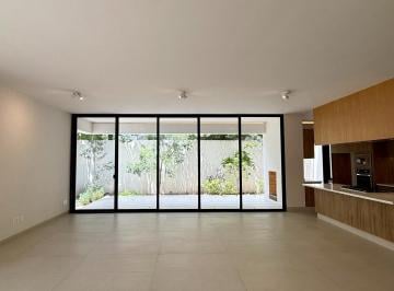 Sala, comedor y jardín · Casa Nueva en Venta en Bajío Hábitat B, Zapopan | Diseño y Amplitud