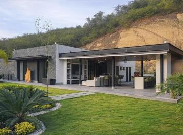1 · Hermosa Casa/ Quinta en Venta en El Barrial
