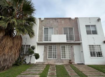 Casa de 2 habitaciones, Corregidora · Casa en Venta en Catarina, Paseos del Bosque