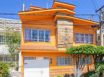 Casa de 4 habitaciones, Nezahualcóyotl · Casa en Venta! Calle Lago Ontario, Agua Azul, Nezahualcoyotl, Cdmx. ¡Gran Oportunidad!