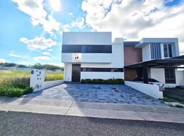 Casa en condominio de 4 habitaciones, Querétaro · Estrena Espectacular Casa con Doble Altura, 4 Recámaras y Roof Garden en Grand Juriquilla!