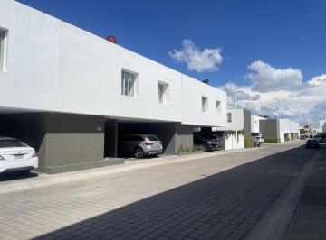 Casa · 226m² · 3 Recámaras · 3 Estacionamientos · Casa en Juriquilla Santa Fe