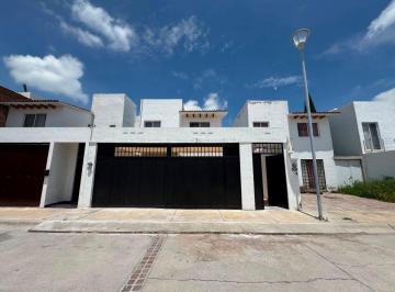 Casa de 3 habitaciones, Jesús María · Fv Casa en Renta Amueblada, en Campo Real