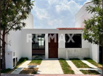 Casa de 2 habitaciones, El Marqués · Casa en Venta en Ciudad Maderas