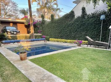Casa · 308m² · 4 Recámaras · 3 Estacionamientos · Casa en Venta con Recámara en Pb y Vigilancia en Provincias del Canadá, Cuernavaca, Morelos