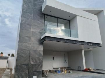 Casa de 4 habitaciones, Pachuca · Casa en Venta en Lagos Residencial, Pachuca Hgo.