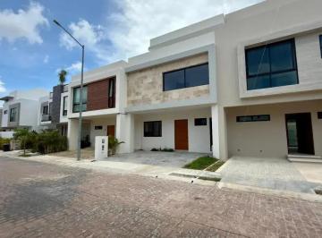 1 · Casa en Venta en Arbolada, Benito Juárez, Quintana Roo