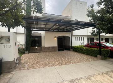 Casa · 136m² · 3 Recámaras · 2 Estacionamientos · Casa en Renta en Fraccionamiento Bosques del Pedregal