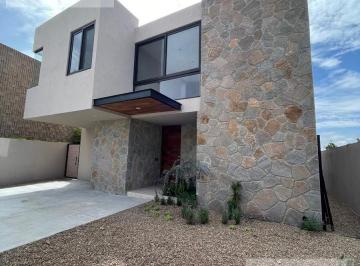 Casa · 355m² · 4 Recámaras · 2 Estacionamientos · Venta Estrena Casa La Espiga Aragon III $12,390,000