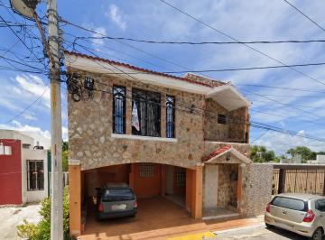 Casa de 3 habitaciones, Campeche · Excelente Propiedad de Dos Plantas Ubicada en Campeche