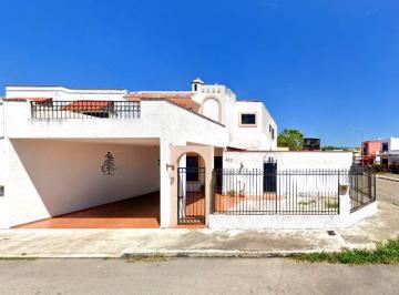 Casa de 4 habitaciones, Mérida · Casa en Venta en Gran Santa Fe, Merida, Yuc.