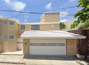 Casa de 4 habitaciones, Boca del Río · Casa en Venta! Calle Sturno, Col. Jardines de Mocambo, Veracruz. Gran Oportunidad!
