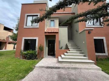 155fa4422cc29062323826cf78403a5761ef1ab9f349310b37b52fdf0ade3bbb · Departamento en San Miguel de Allende con Terraza, Jacuzzi y Amenidades