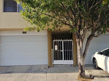 Casa · 393m² · 7 Recámaras · Casa - Mitras Centro