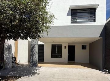 Casa · 155m² · 3 Recámaras · Casa - Las Lomas Sector Bosques