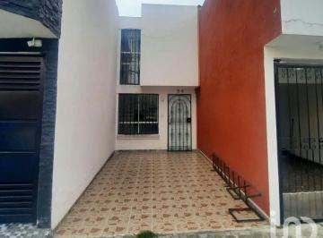 Casa · 66m² · 2 Recámaras · 1 Estacionamiento · Casa en Renta Los Héroes III Toluca Mexico