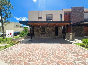 Casa en condominio de 4 habitaciones, Querétaro · Hermosa Casa en Venta en El Condominio Roca, Altozano!