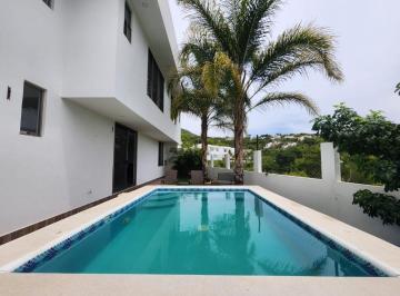 Casa de 3 habitaciones, Ixtapan de la Sal · Casa Blanca: Residencia con Jacuzzi Privado, Amenidades y Alto Potencial en Rancho San Diego.