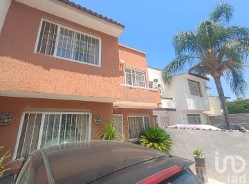 Casa · 126m² · 3 Recámaras · 1 Estacionamiento · Casa en Priv. de Tzumpantli 10, Fracc. Santuarios del Cerrito, Cp 76900, Corregidora, Quéretaro