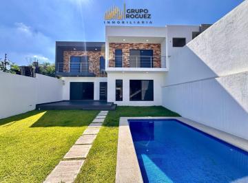 Casa · 264m² · 4 Recámaras · 2 Estacionamientos · Casa - Lomas de Trujillo