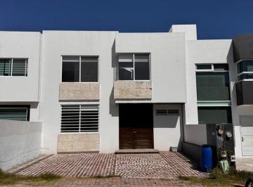 Casa · 180m² · 3 Recámaras · 2 Estacionamientos · Casa en Residencial El Refugio