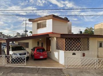 Casa de 4 habitaciones, Tepic · Venta de Casa en Nápoles 150, Cd del Valle, 63157 Tepic, Nay.