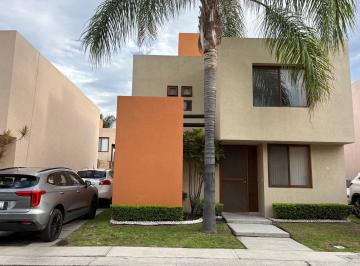 Casa · 151m² · 3 Recámaras · 2 Estacionamientos · Venta Casa Modelo Barcelona en Puerta Real Corregidora, Qro.